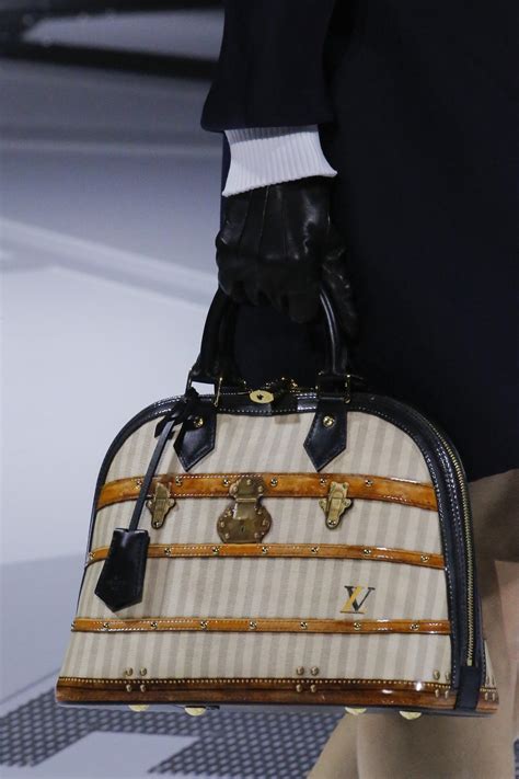 louis vuitton fall winter 2018 handbags|Louis Vuitton new edition handbags.